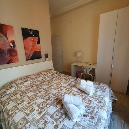 4Rooms Guest House Free Wi-Fi Salerno Exterior foto